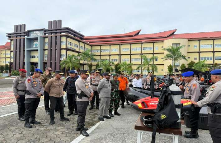 DITPOLAIRUD POLDA PAPUA BARAT IKUTI APEL GELAR PASUKAN OPERASI LILIN 2025 BERSAMA INSTANSI MARITIM 