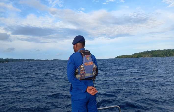 Personel KP. XVII-1021 Ditpolairud Polda PB Laksanakan Patroli Rutin di Perairan Pulau Mansinam
