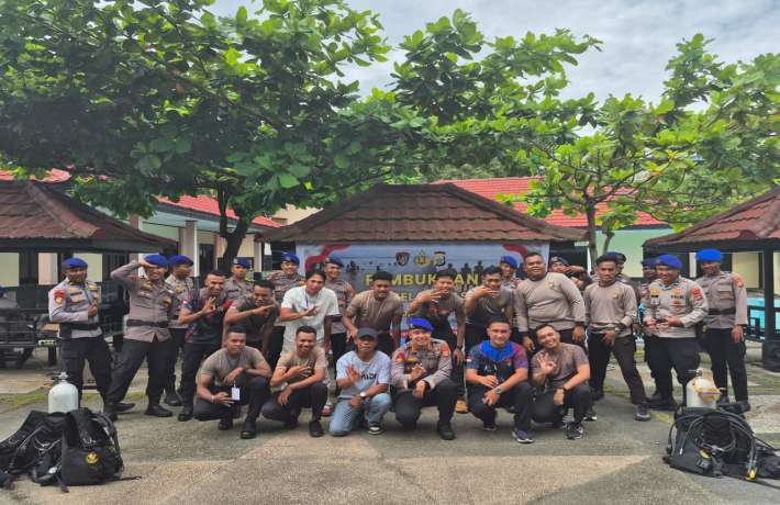 UNTUK MENINGKATKAN KEMAMPUAN PERSONIL DI LAPANGAN DITPOLAIRUD POLDA PB GELAR PELATIHAN SELAM DASAR 